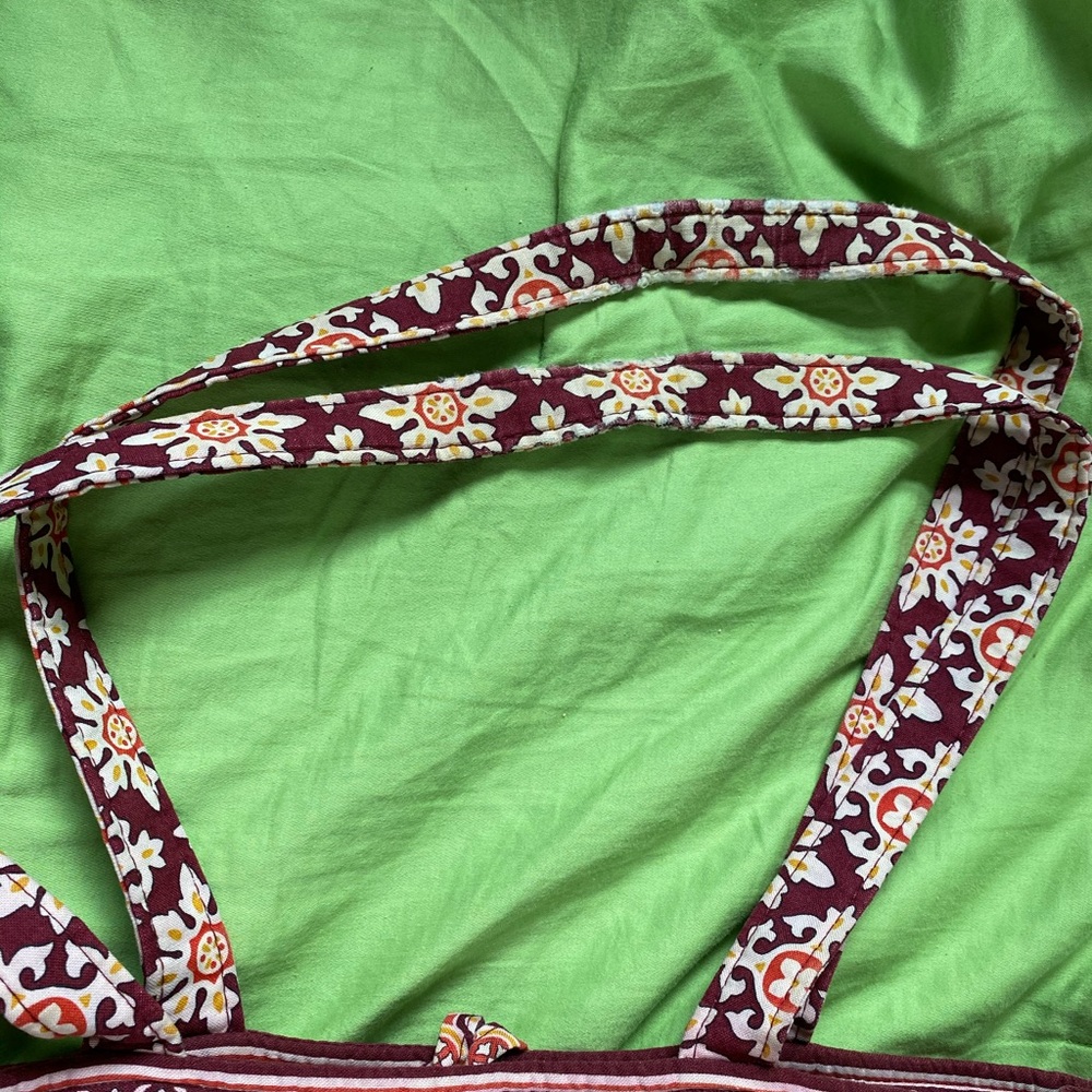 Vera Bradley Red and white pattern tote bag. - Picture 3 of 5